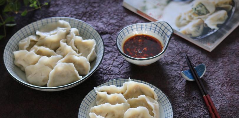 立冬吃饺子，传承岁月的味道（寓意丰盈的冬日象征）