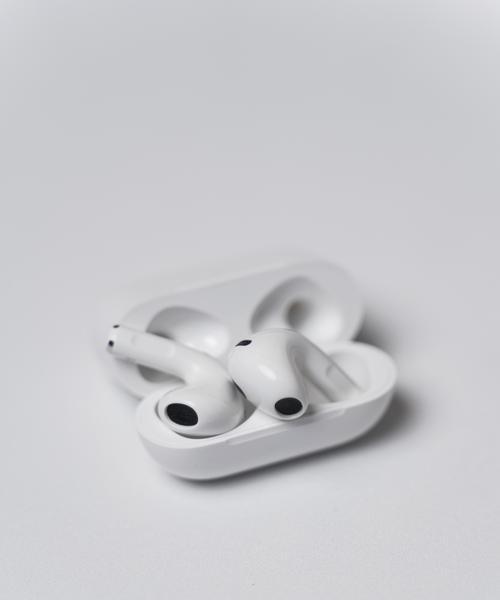 如何正确使用AirPods3充电盒